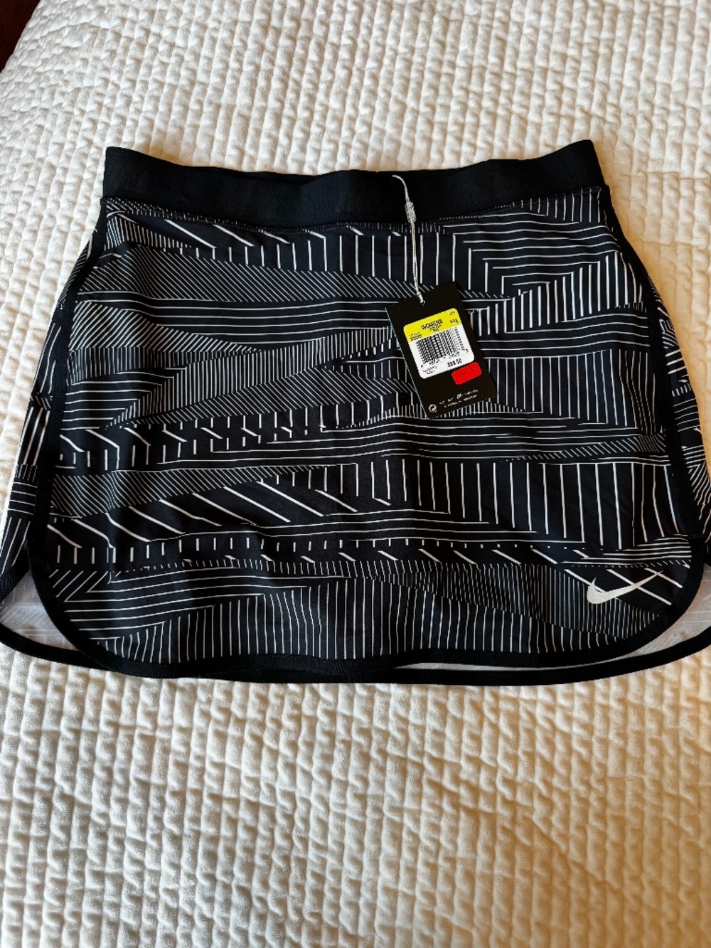Nike Golf / Tennis Skort size S NEW
